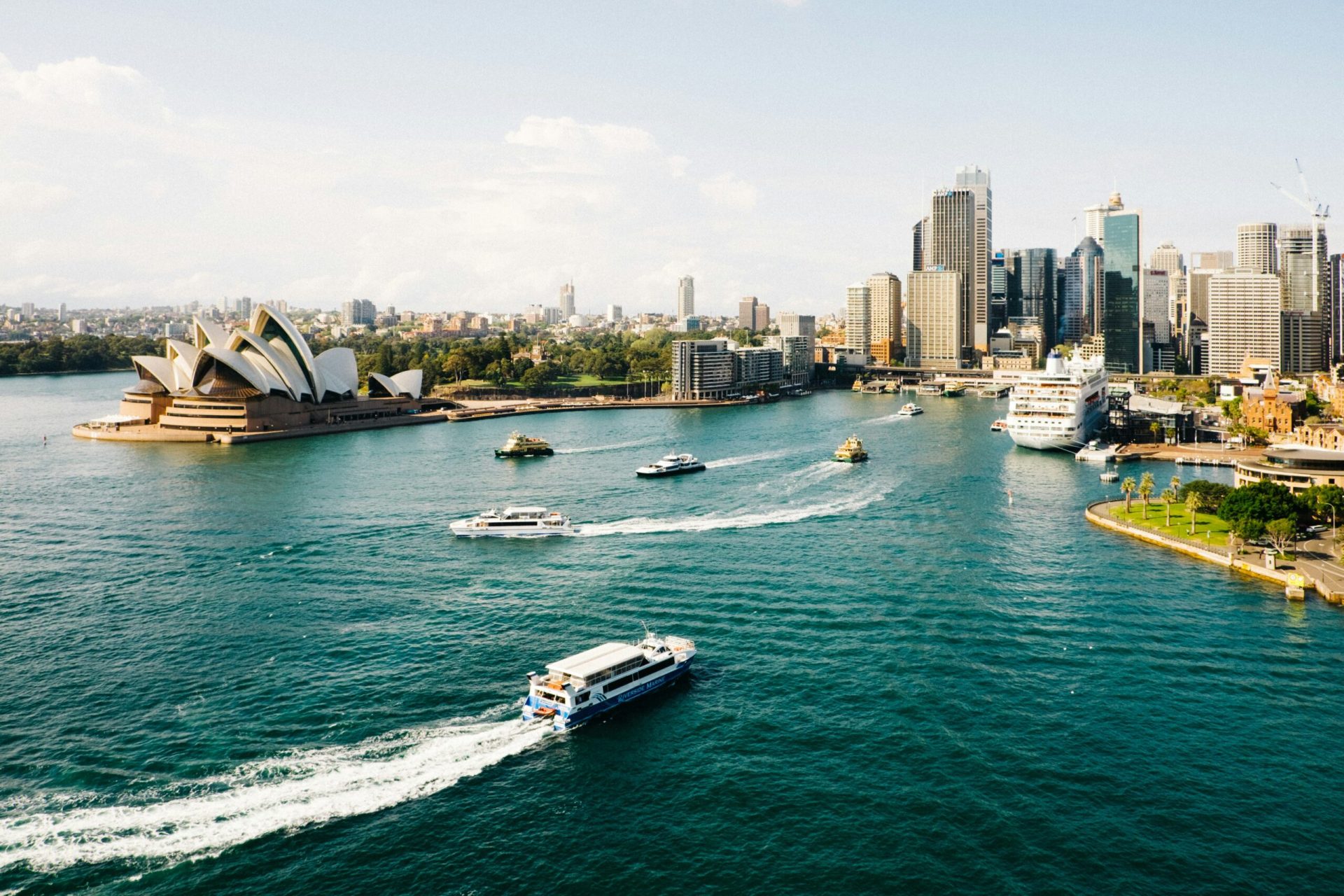 Sydney, photo: Dan Freeman on unspash